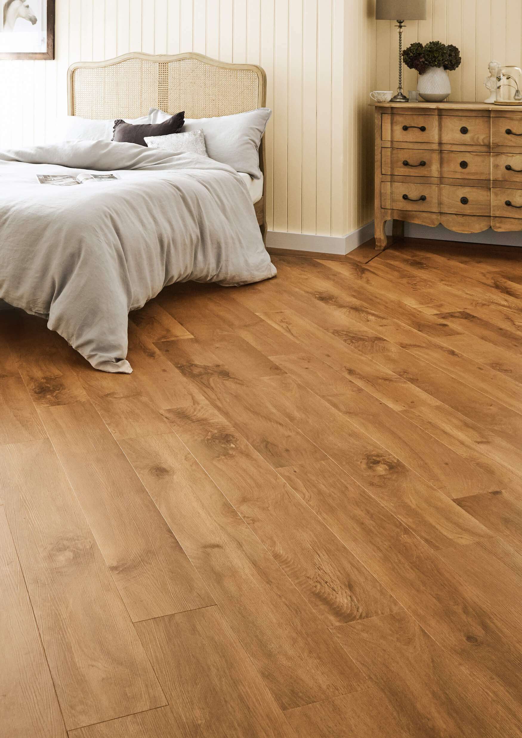 Karndean Van Gough Vinyl Flooring in Wellington Oak VGW53T