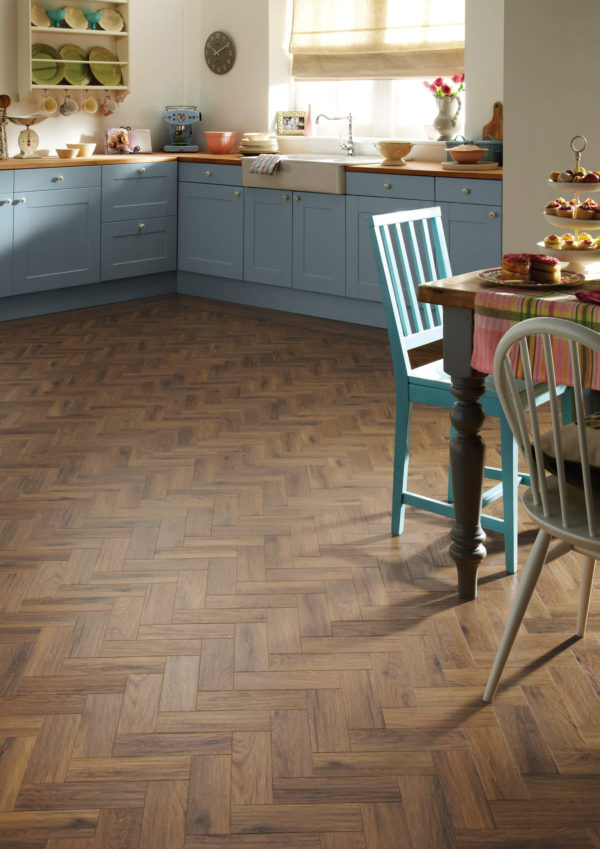 Karndean Art Select Vinyl Flooring in Morning Oak AP06 - Image 2