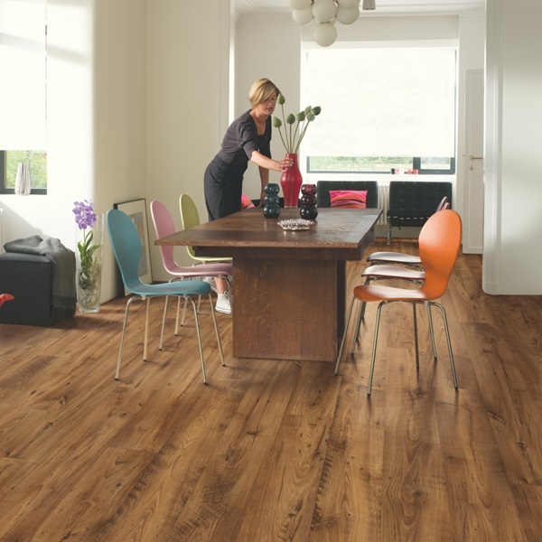 Quickstep Eligna Laminate Flooring In Reclaimed Chestnut Antique Uw1543 - Quickstep Antique Oak Laminate Flooring