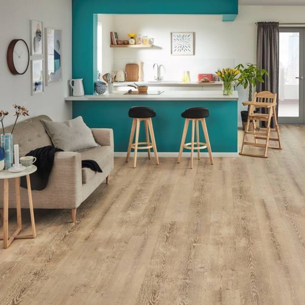Karndean Korlok Vinyl Flooring in Washed Swiss Pine RKP8113 - Image 2