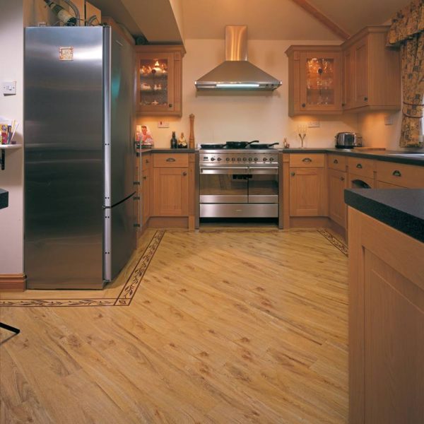 Karndean Knight Tile Vinyl Flooring in Warm Oak KP39 - Image 2