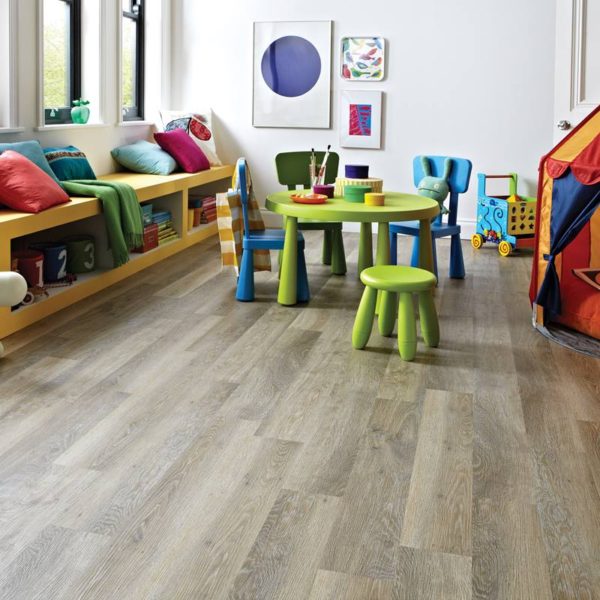 Karndean Knight Tile Vinyl Flooring in Lime Washed Oak KP99 - Image 2
