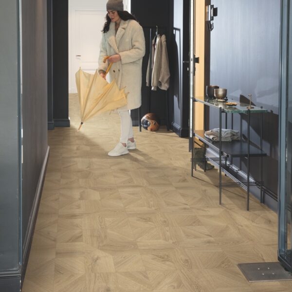 Quickstep Impressive Patterns Laminate Flooring in Royal Oak Natural IPA4142 - Image 3